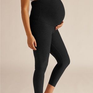 Beyond Yoga | Cropped Maternity Leggings, Black Spacedye, Medium